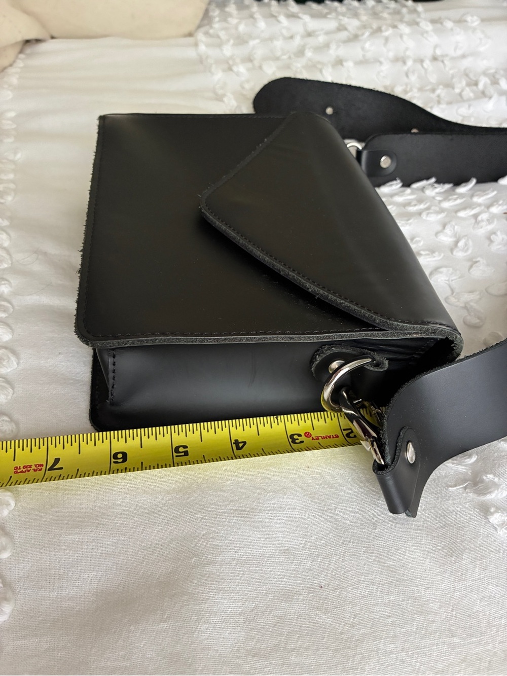 Black Leather Envelope Crossbody Bag - Picture 4 of 11
